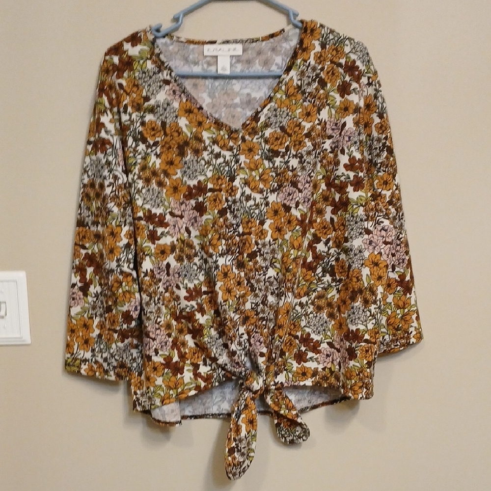 Floral V-Neck Tie-Front Top